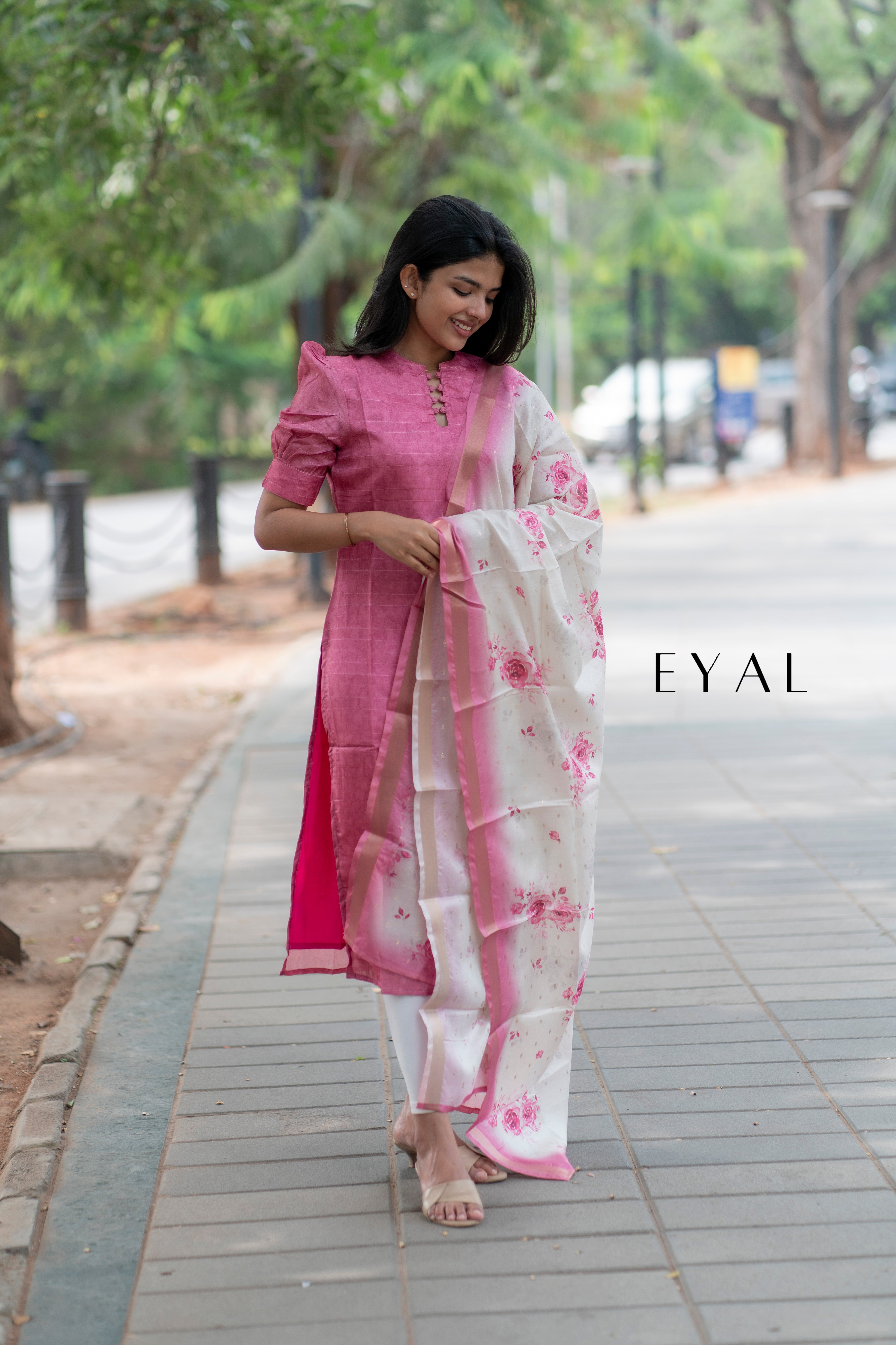 Pink zari kurti with contrast duppatta -1402