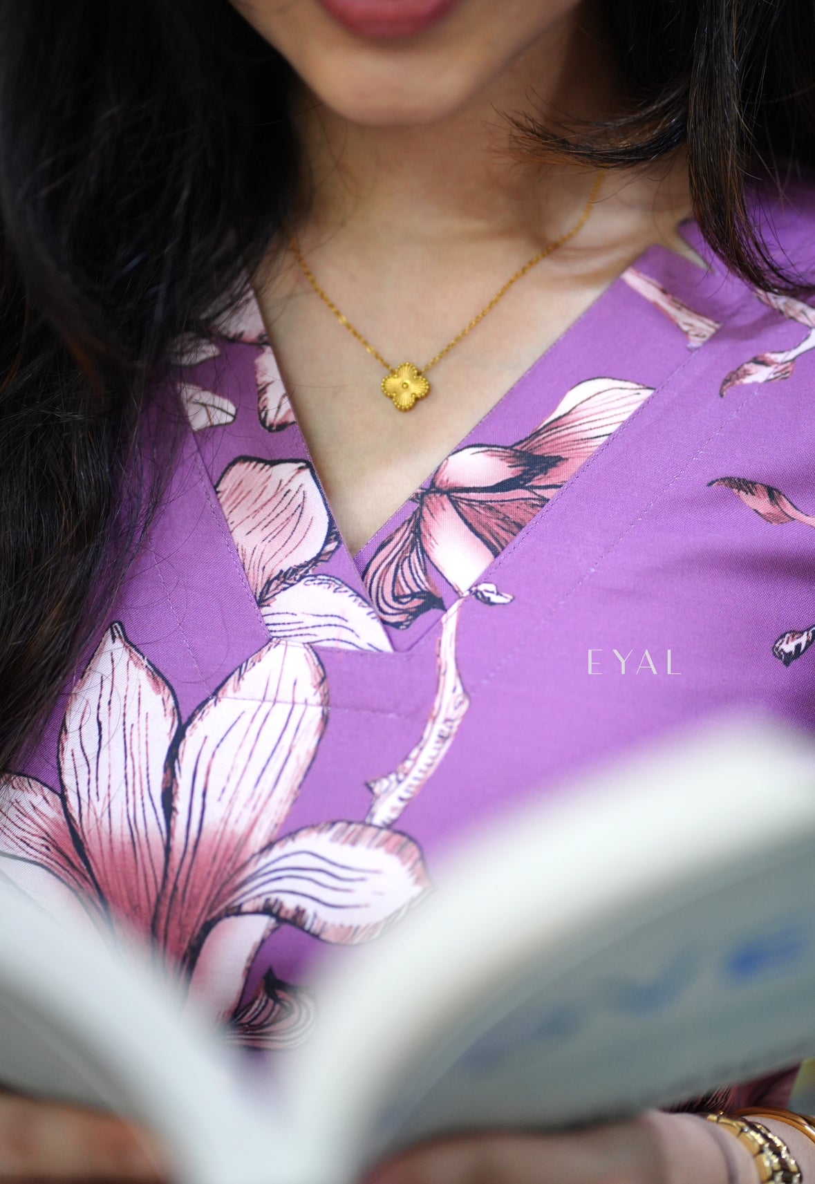 Bloom and bold -1525