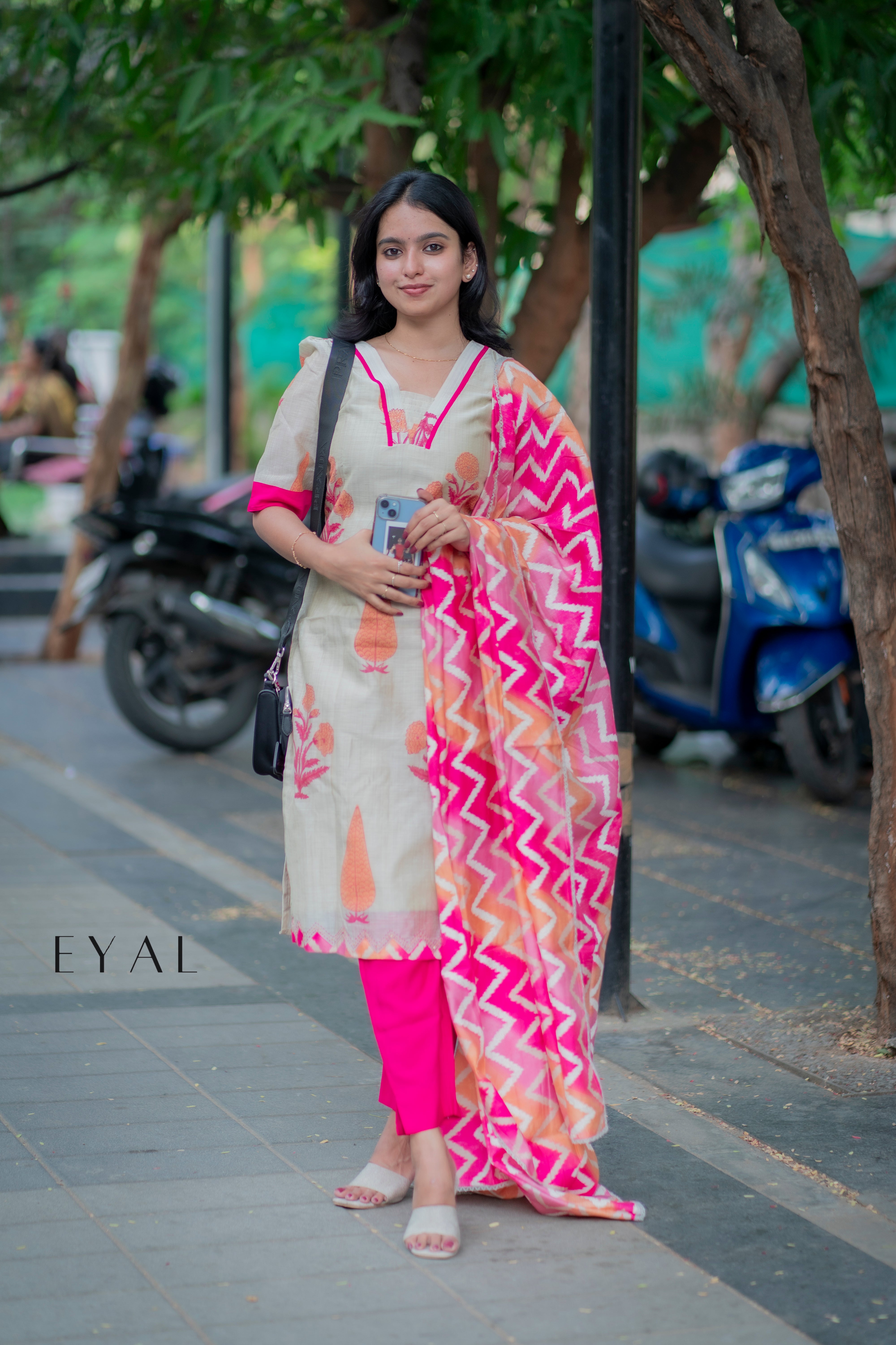 Fuscia -1447