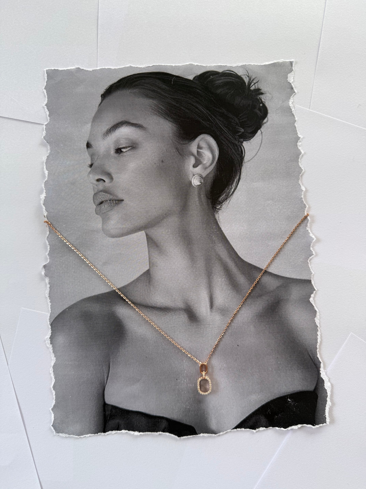 Aurelle Oval Necklace
