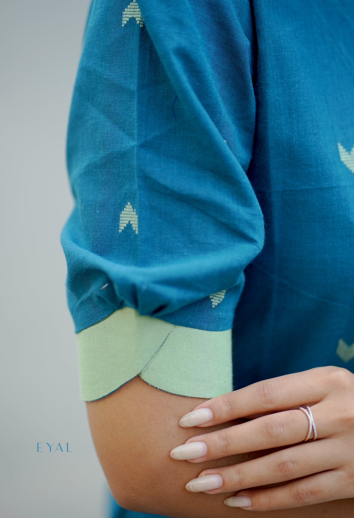 Teal and leaf - 1527