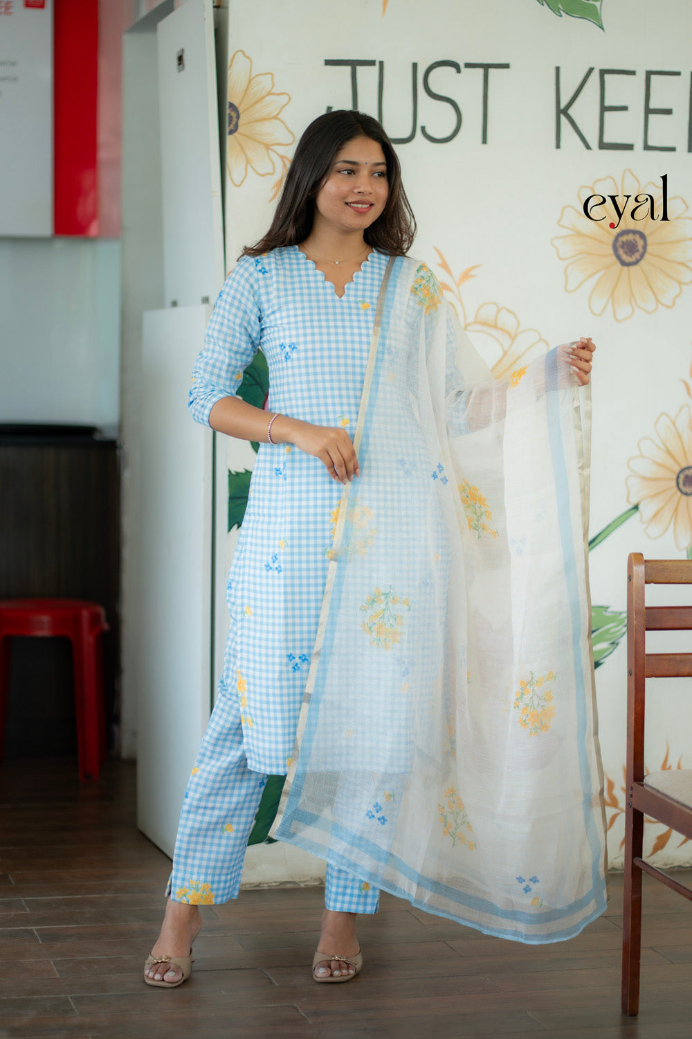 Daisy Whisper linen kurta suit