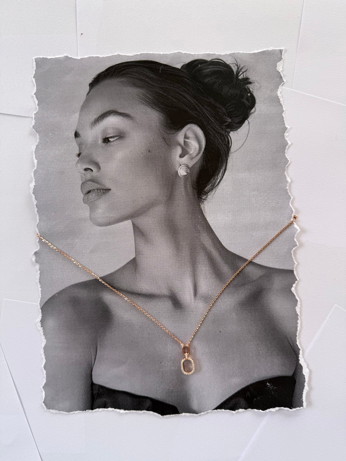 Aurelle Oval Necklace
