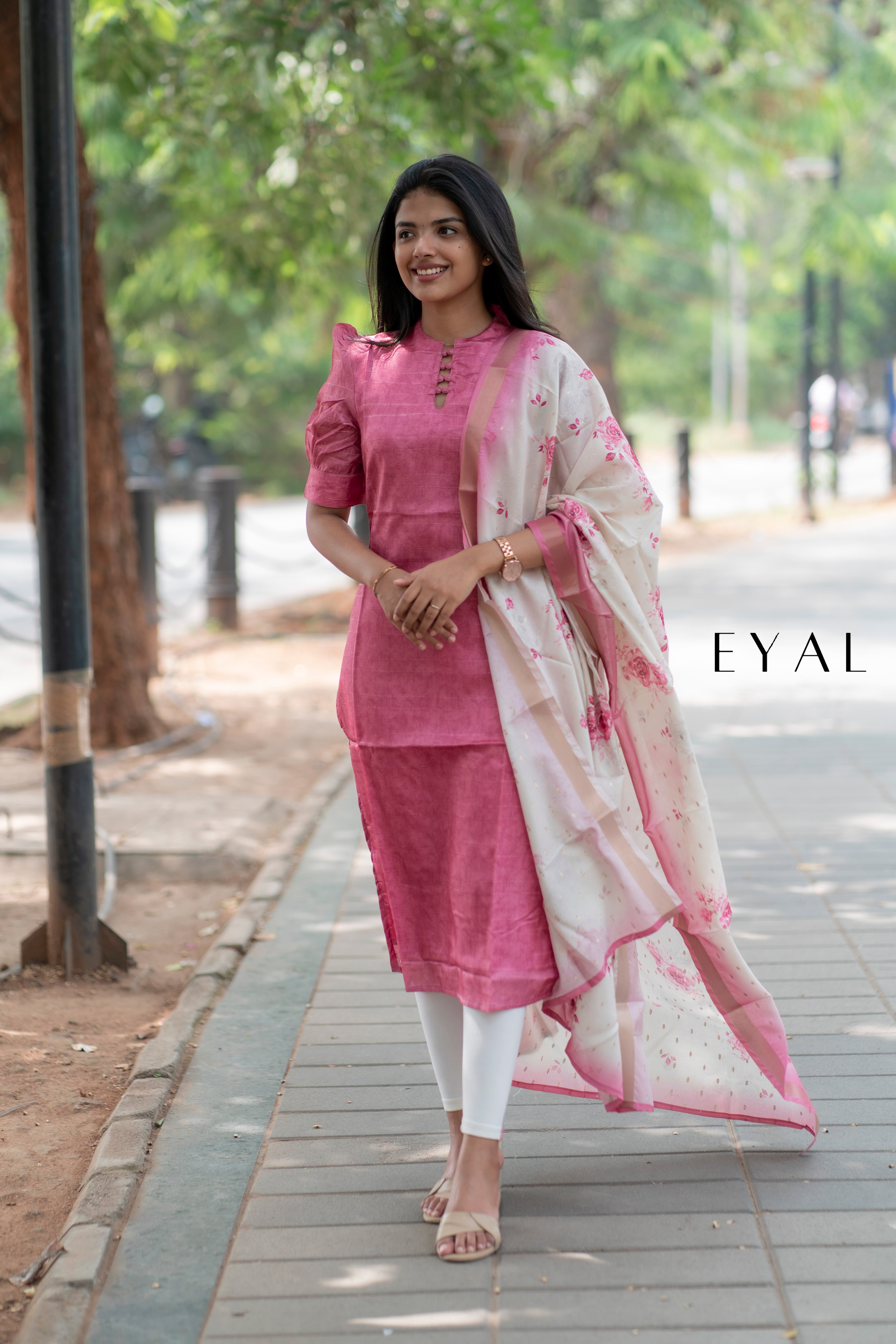 Pink zari kurti with contrast duppatta -1402