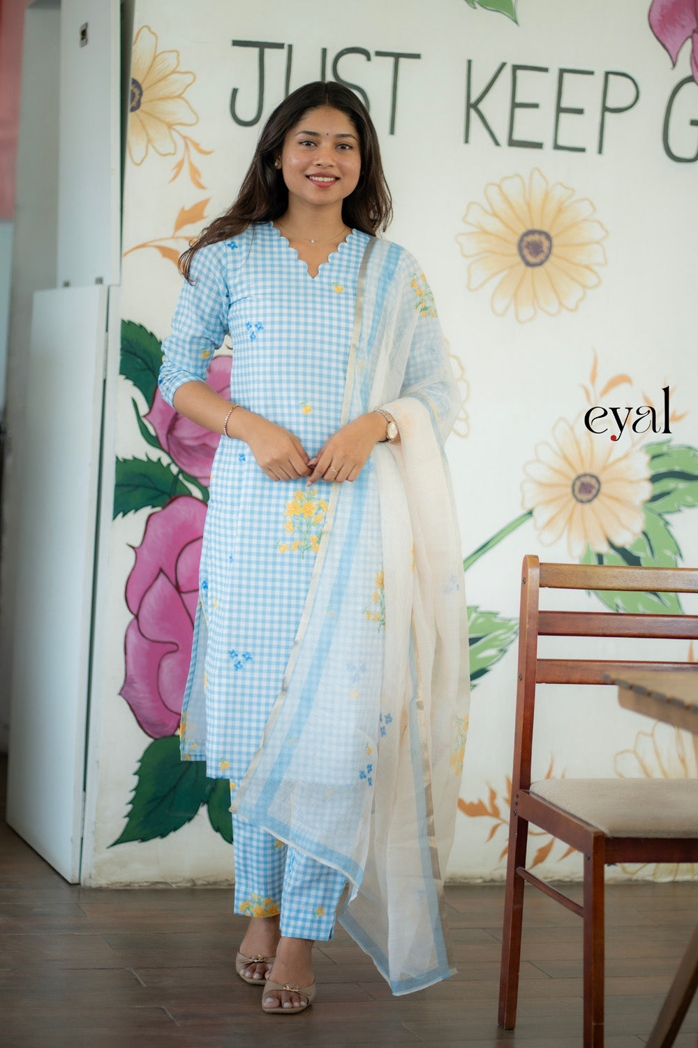 Daisy Whisper linen kurta suit