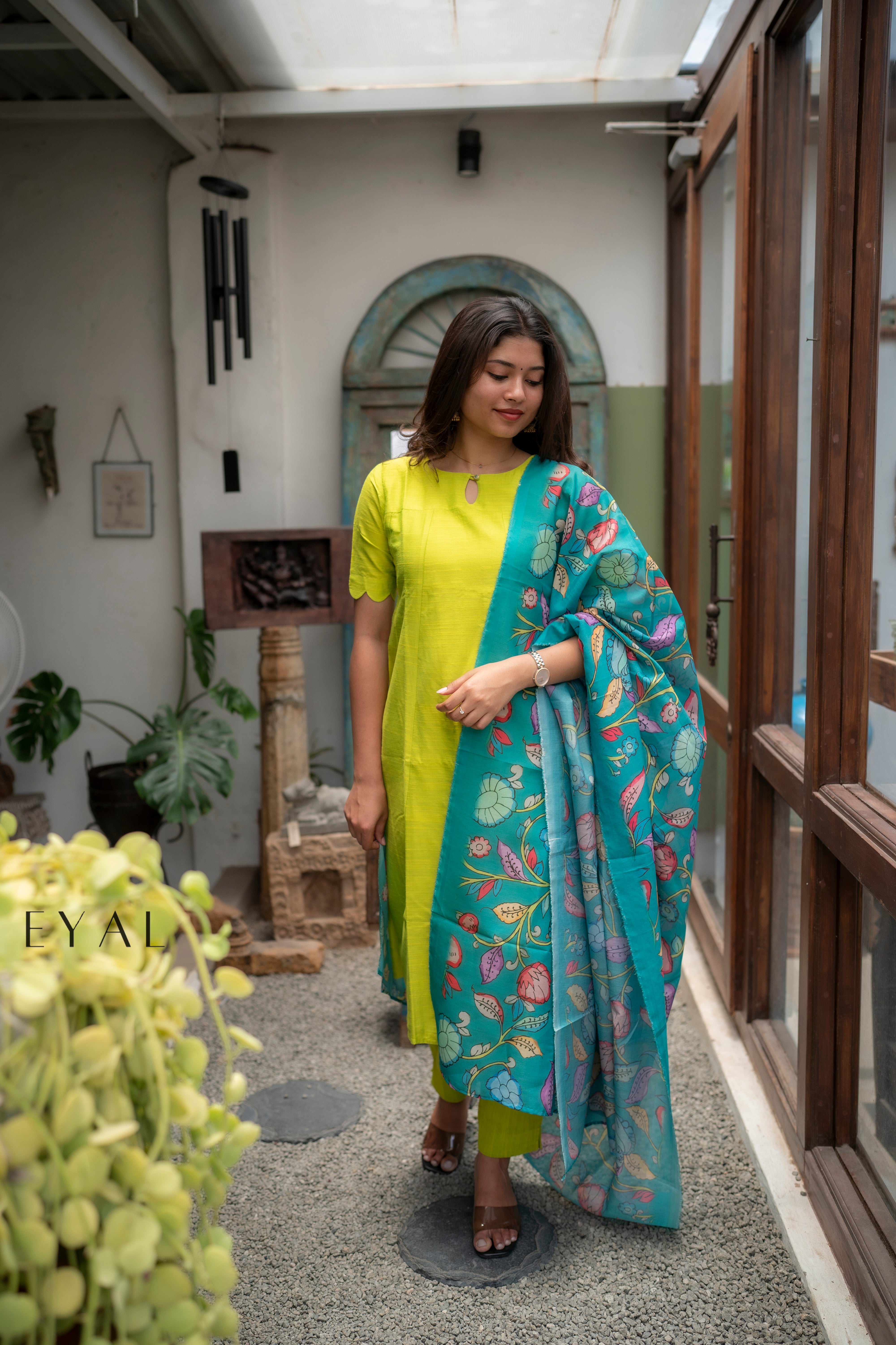 Lily - 1567